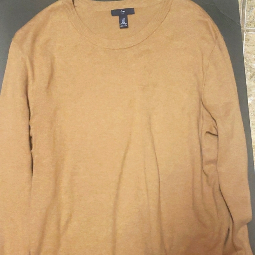 Gap sweater